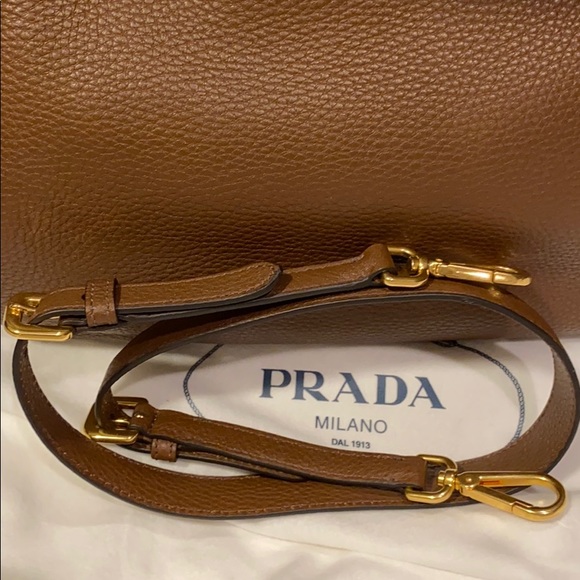 Authentic PRADA Pebble Leather Vit.Daino Handbag - Picture 4 of 10